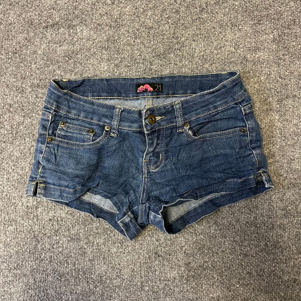 Forever 21 Denim Shorts Womens Size 28 Blue Low Rise Casual Mini Cuffed Stretch